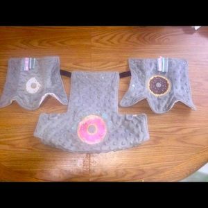 Lillebaby bib and pads